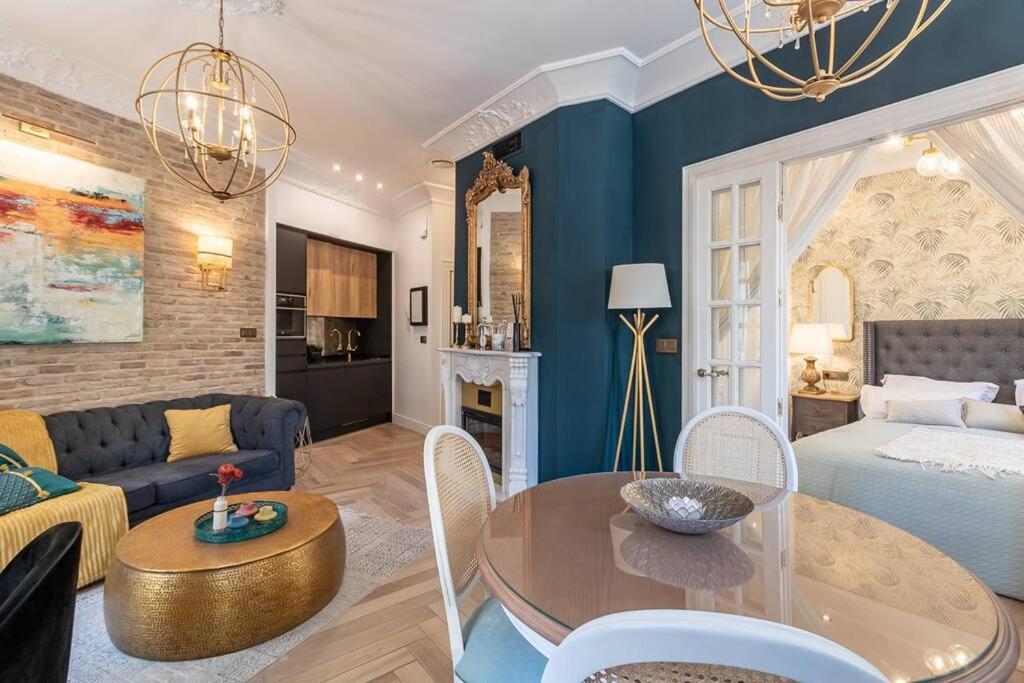 Ch Elvira Luxury Apartment Granada Exterior photo