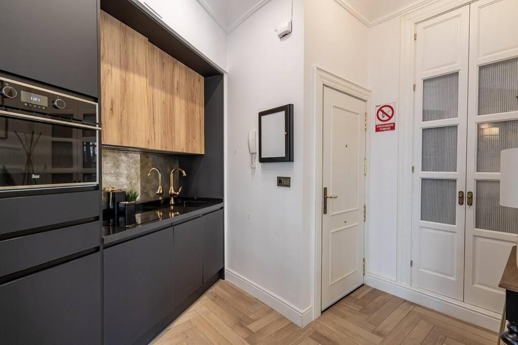 Ch Elvira Luxury Apartment Granada Exterior photo